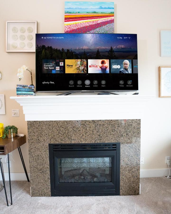 Top Floor Water View Oasis Near Space Needle & Cruise 시애틀 외부 사진