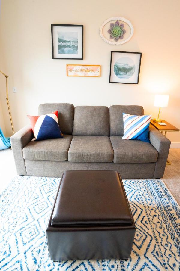 Top Floor Water View Oasis Near Space Needle & Cruise 시애틀 외부 사진