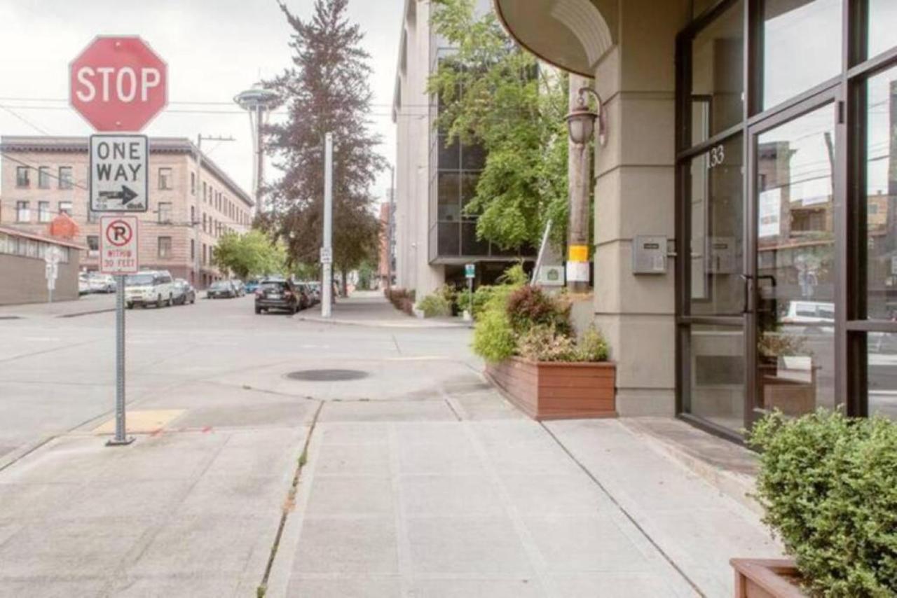 Top Floor Water View Oasis Near Space Needle & Cruise 시애틀 외부 사진